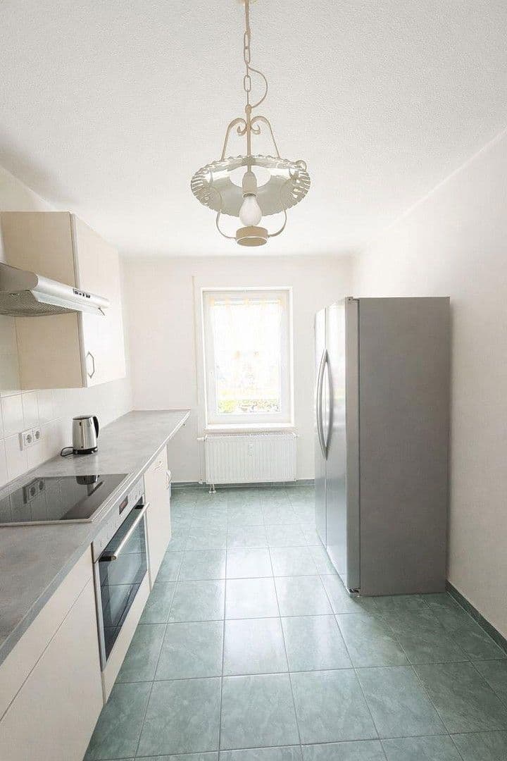 Prenájom bytu 3-izbový 81 m², Altendorfer Str. 34a, Chemnitz, Sasko Prenájom bytu 3-izbový 81 m², Altendorfer Str. 34a, Chemnitz, Sasko