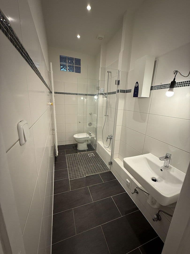 Prenájom bytu 2-izbový 70 m², Blissestraße, Berlin, Berlín Prenájom bytu 2-izbový 70 m², Blissestraße, Berlin, Berlín