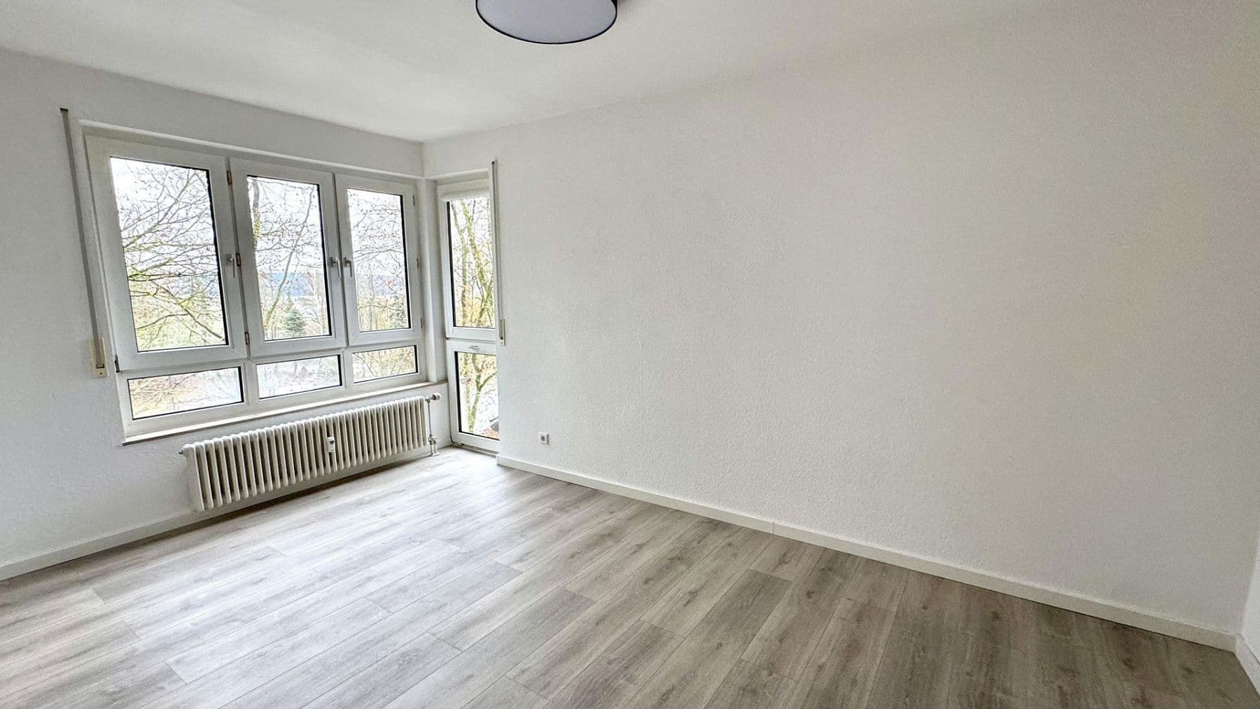 Prenájom bytu 3-izbový 76 m², Siegelsdorfer Straße 22a, Seukendorf, Bavorsko Prenájom bytu 3-izbový 76 m², Siegelsdorfer Straße 22a, Seukendorf, Bavorsko