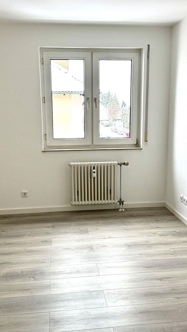 Prenájom bytu 3-izbový 76 m², Siegelsdorfer Straße 22a, Seukendorf, Bavorsko Prenájom bytu 3-izbový 76 m², Siegelsdorfer Straße 22a, Seukendorf, Bavorsko