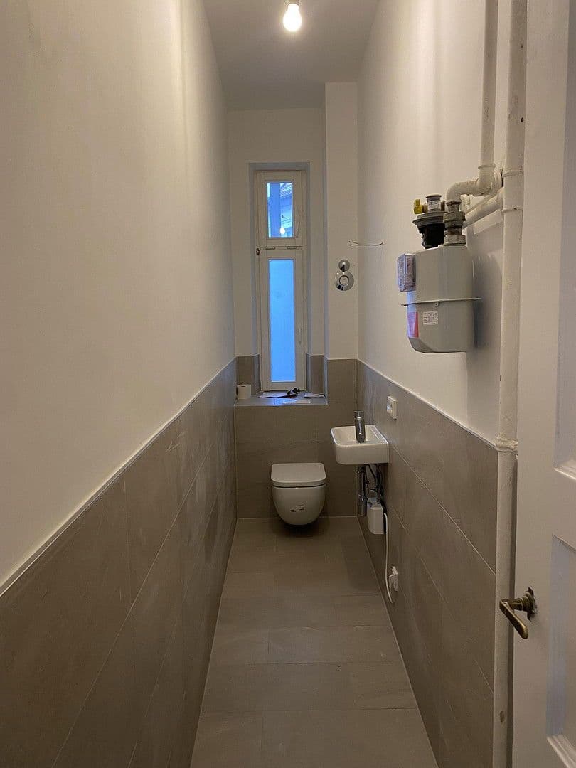 Prenájom bytu 3-izbový 90 m², Herzogstr. 85, München, Bavorsko Prenájom bytu 3-izbový 90 m², Herzogstr. 85, München, Bavorsko