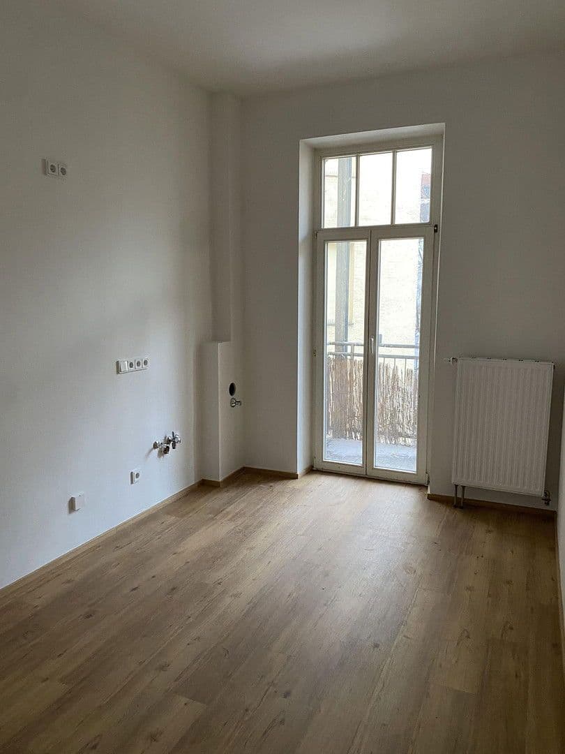 Prenájom bytu 3-izbový 90 m², Herzogstr. 85, München, Bavorsko Prenájom bytu 3-izbový 90 m², Herzogstr. 85, München, Bavorsko