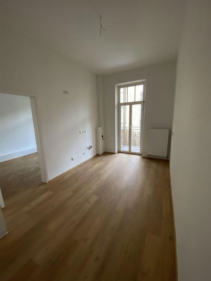 Prenájom bytu 3-izbový 90 m², Herzogstr. 85, München, Bavorsko Prenájom bytu 3-izbový 90 m², Herzogstr. 85, München, Bavorsko