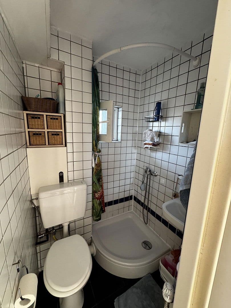 Prenájom bytu 2-izbový 34 m², Stuttgart, Bádensko-Wurttembersko Prenájom bytu 2-izbový 34 m², Stuttgart, Bádensko-Wurttembersko