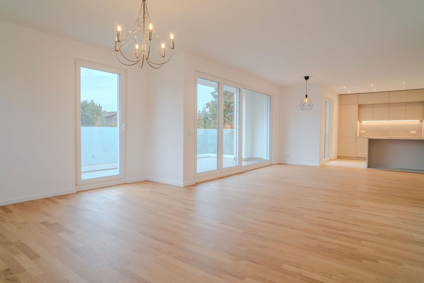 Prenájom bytu 4-izbový 145 m², An den Postwiesen 1, Frankfurt am Main, Hesensko Prenájom bytu 4-izbový 145 m², An den Postwiesen 1, Frankfurt am Main, Hesensko