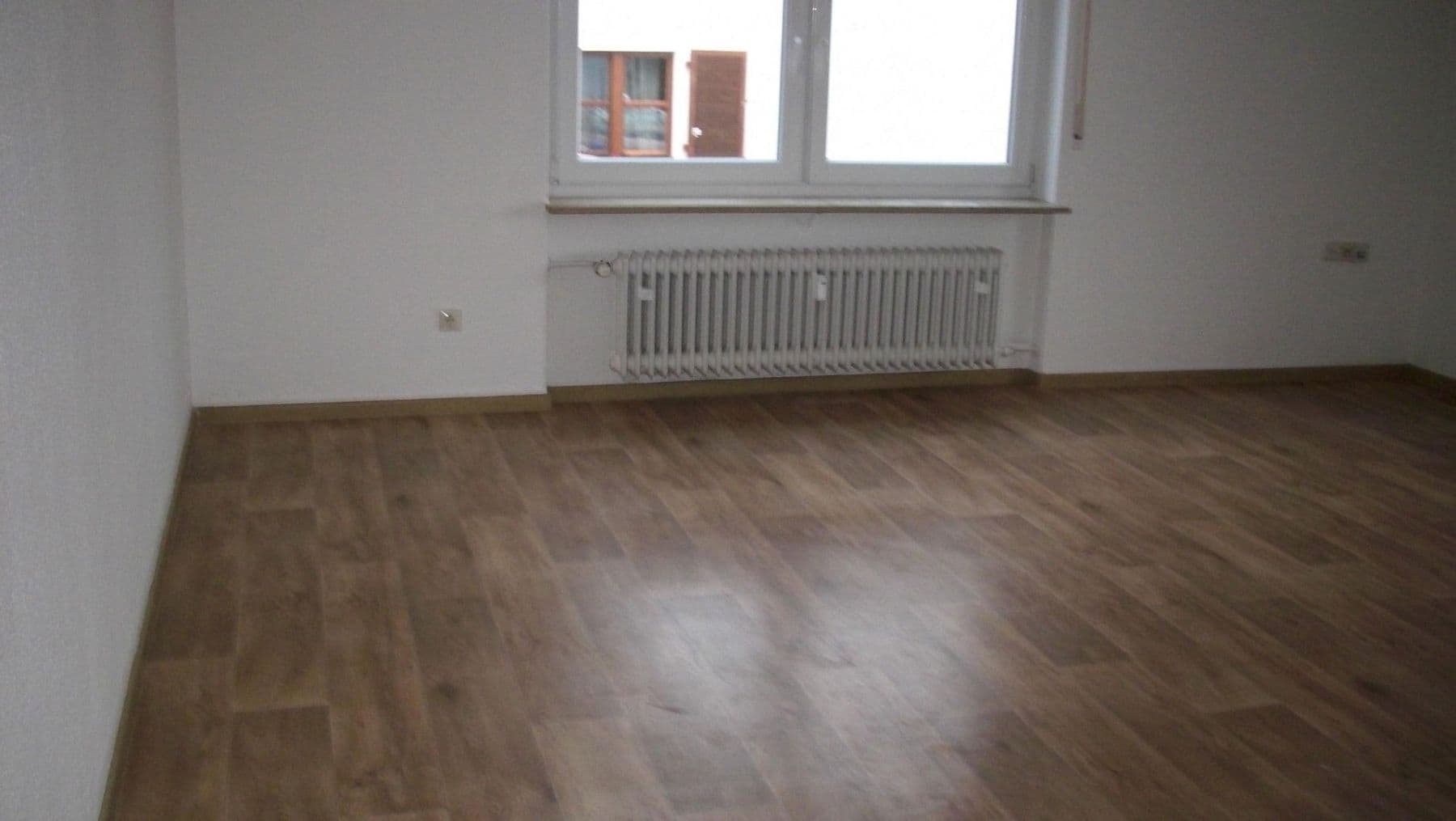 Prenájom bytu 4-izbový 124 m², Thüringer Str. 3, Straßberg, Bádensko-Wurttembersko Prenájom bytu 4-izbový 124 m², Thüringer Str. 3, Straßberg, Bádensko-Wurttembersko