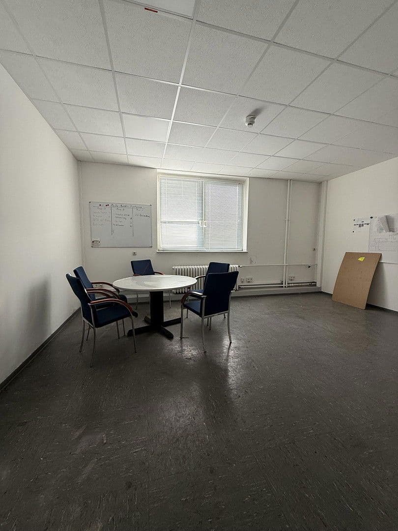 Prenájom nebytového priestoru 2.600 m², Magdeburgerstrasse 37, Gelsenkirchen, Severné Porýnie - Westfálsko Prenájom nebytového priestoru 2.600 m², Magdeburgerstrasse 37, Gelsenkirchen, Severné Porýnie - Westfálsko