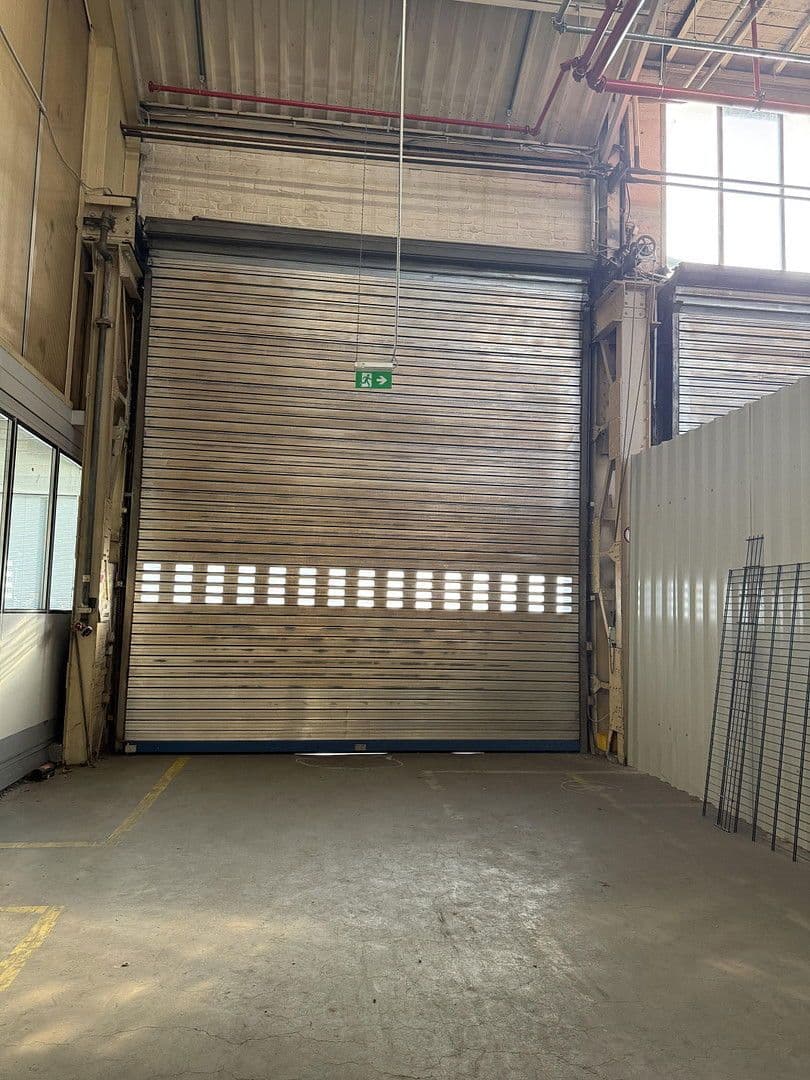 Prenájom nebytového priestoru 2.600 m², Magdeburgerstrasse 37, Gelsenkirchen, Severné Porýnie - Westfálsko Prenájom nebytového priestoru 2.600 m², Magdeburgerstrasse 37, Gelsenkirchen, Severné Porýnie - Westfálsko