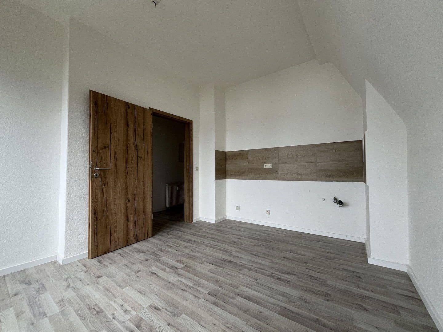 Prenájom bytu 3-izbový 79 m², Thomas-Mann-Straße 13, Zwickau, Sasko Prenájom bytu 3-izbový 79 m², Thomas-Mann-Straße 13, Zwickau, Sasko