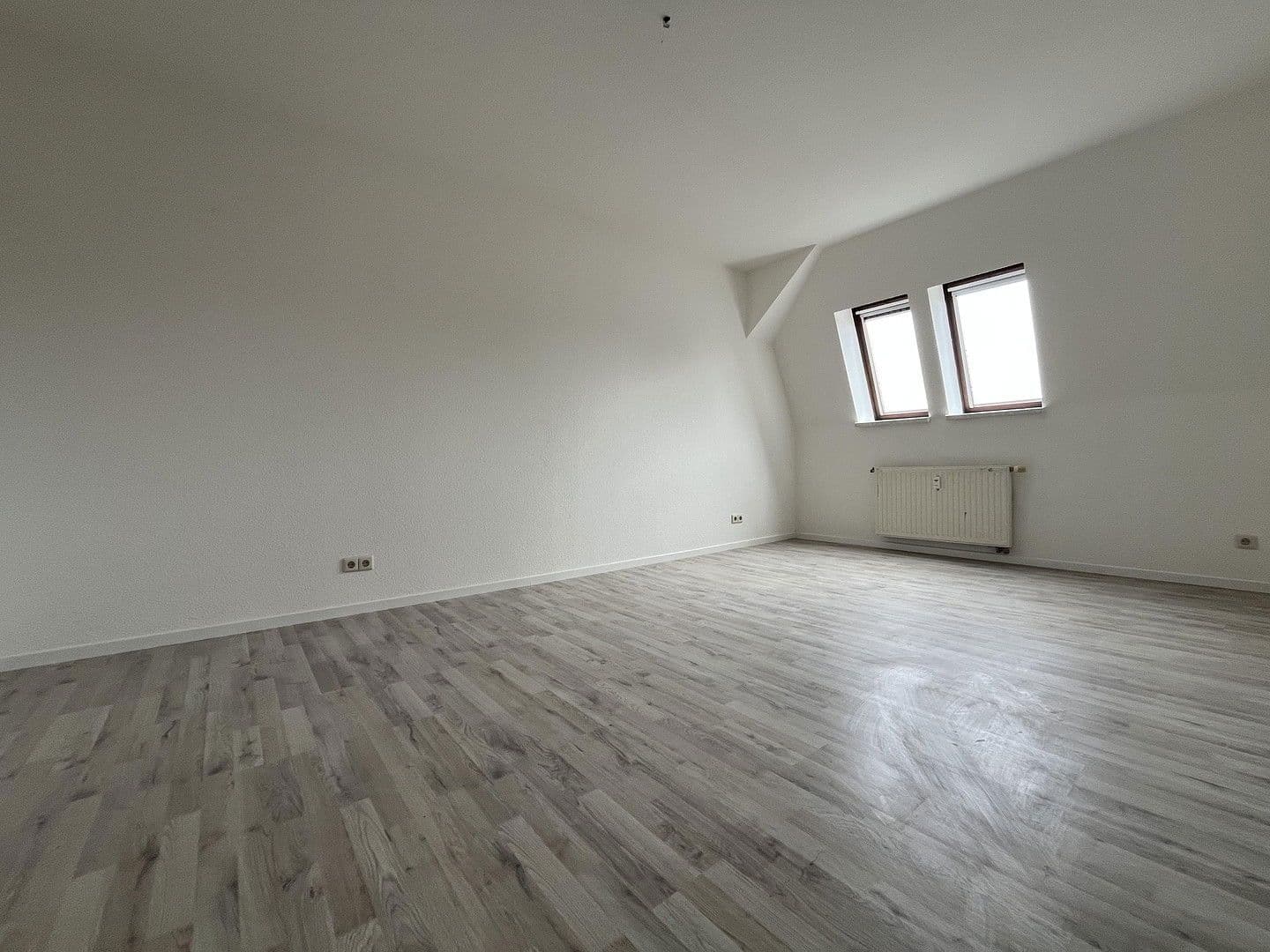 Prenájom bytu 3-izbový 79 m², Thomas-Mann-Straße 13, Zwickau, Sasko Prenájom bytu 3-izbový 79 m², Thomas-Mann-Straße 13, Zwickau, Sasko