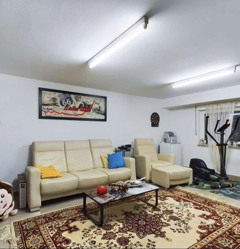 Predaj domu 186 m², pozemek 579 m², Horst-Schork-Str. 93, Ludwigshafen, Porýnie-Falcko Predaj domu 186 m², pozemek 579 m², Horst-Schork-Str. 93, Ludwigshafen, Porýnie-Falcko