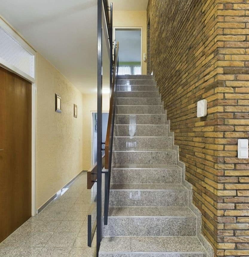 Predaj domu 186 m², pozemek 579 m², Horst-Schork-Str. 93, Ludwigshafen, Porýnie-Falcko Predaj domu 186 m², pozemek 579 m², Horst-Schork-Str. 93, Ludwigshafen, Porýnie-Falcko