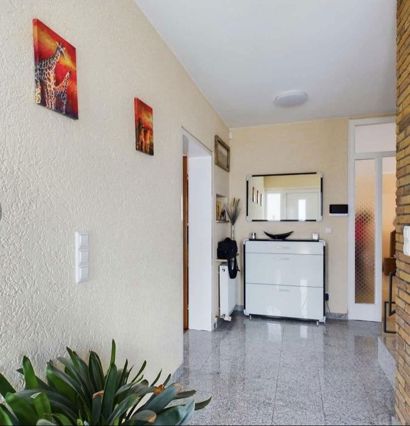 Predaj domu 186 m², pozemek 579 m², Horst-Schork-Str. 93, Ludwigshafen, Porýnie-Falcko Predaj domu 186 m², pozemek 579 m², Horst-Schork-Str. 93, Ludwigshafen, Porýnie-Falcko