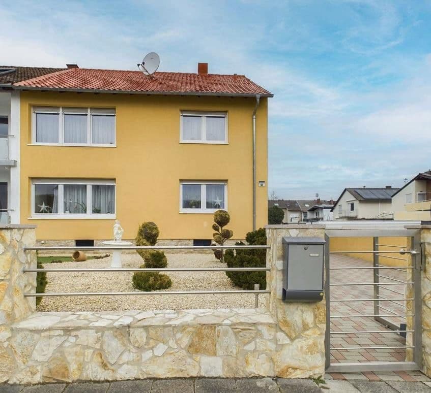 Predaj domu 186 m², pozemek 579 m², Horst-Schork-Str. 93, Ludwigshafen, Porýnie-Falcko Predaj domu 186 m², pozemek 579 m², Horst-Schork-Str. 93, Ludwigshafen, Porýnie-Falcko