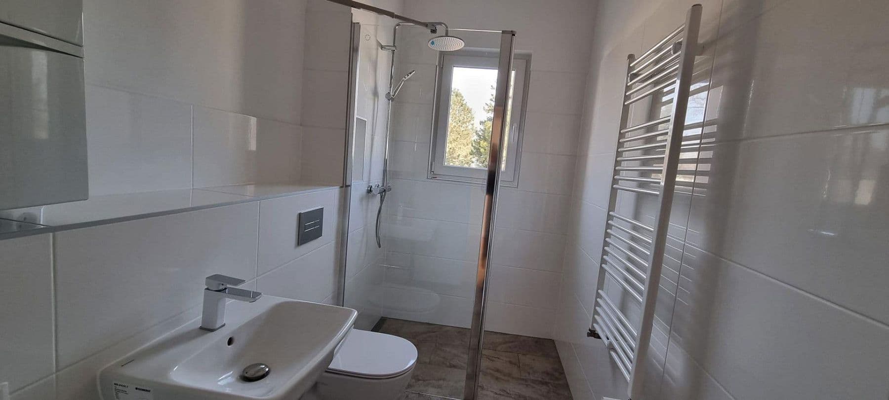 Prenájom bytu 4-izbový 115 m², Akazienallee 24, Berlin, Berlín Prenájom bytu 4-izbový 115 m², Akazienallee 24, Berlin, Berlín