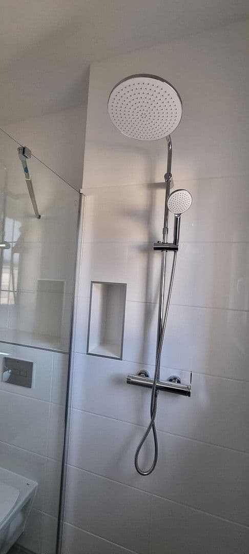 Prenájom bytu 4-izbový 115 m², Akazienallee 24, Berlin, Berlín Prenájom bytu 4-izbový 115 m², Akazienallee 24, Berlin, Berlín