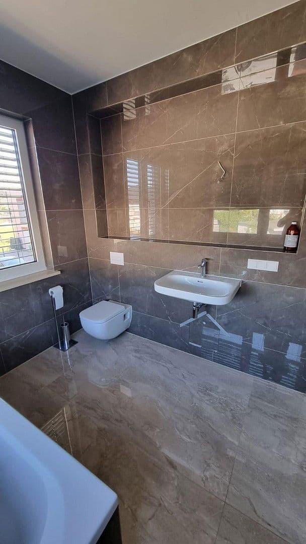 Prenájom domu 197 m², pozemek 485 m², Berlin, Berlín Prenájom domu 197 m², pozemek 485 m², Berlin, Berlín