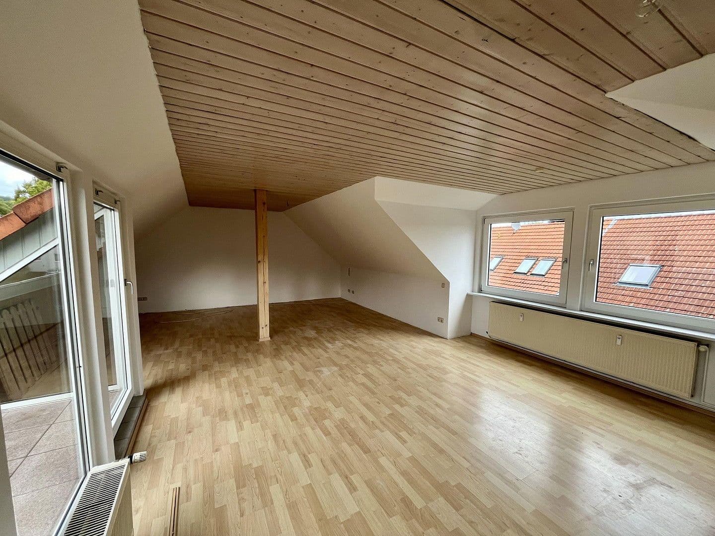 Prenájom bytu 3-izbový 107 m², Gesundbrunnen 1, Göttingen, Dolné Sasko Prenájom bytu 3-izbový 107 m², Gesundbrunnen 1, Göttingen, Dolné Sasko