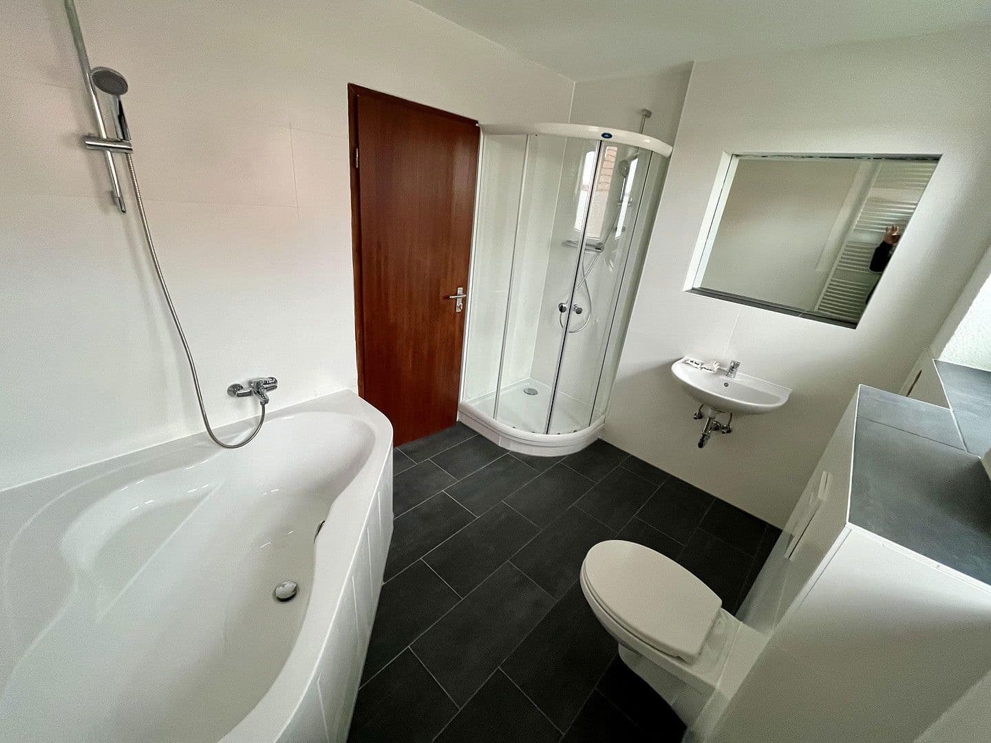 Prenájom bytu 3-izbový 107 m², Gesundbrunnen 1, Göttingen, Dolné Sasko Prenájom bytu 3-izbový 107 m², Gesundbrunnen 1, Göttingen, Dolné Sasko