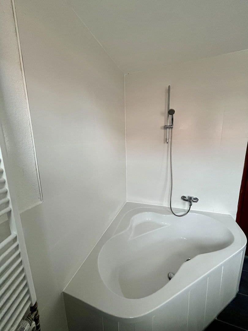 Prenájom bytu 3-izbový 107 m², Gesundbrunnen 1, Göttingen, Dolné Sasko Prenájom bytu 3-izbový 107 m², Gesundbrunnen 1, Göttingen, Dolné Sasko