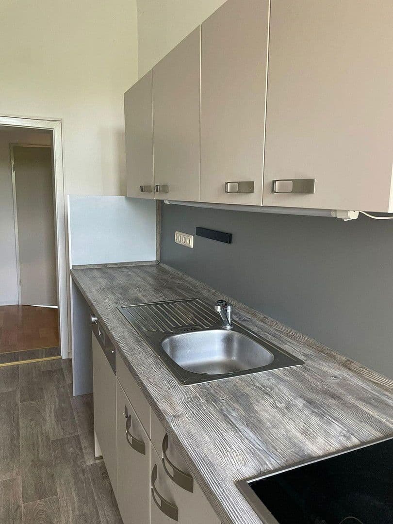 Prenájom bytu 3-izbový 92 m², Ritterstraße 15, Chemnitz, Sasko Prenájom bytu 3-izbový 92 m², Ritterstraße 15, Chemnitz, Sasko