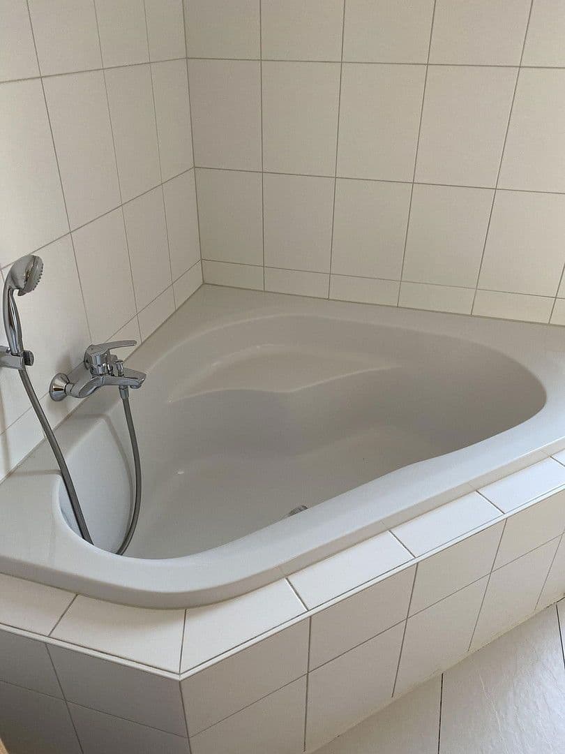 Prenájom bytu 3-izbový 76 m², Kleinheubach, Bavorsko Prenájom bytu 3-izbový 76 m², Kleinheubach, Bavorsko