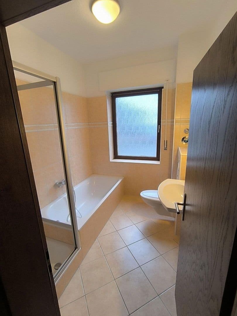 Prenájom bytu 3-izbový 106 m², Reichshofstr. 123, Schwerte, Severné Porýnie - Westfálsko Prenájom bytu 3-izbový 106 m², Reichshofstr. 123, Schwerte, Severné Porýnie - Westfálsko