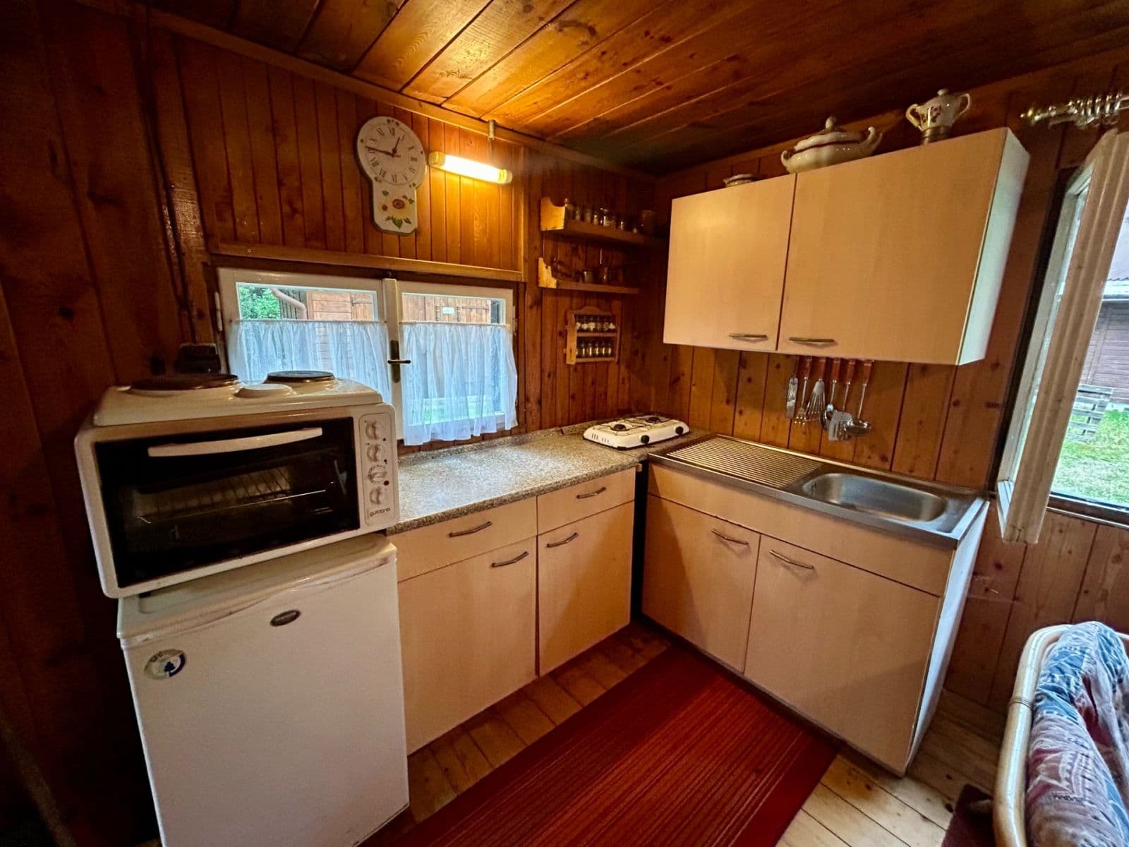 Predaj rekreačného objektu 27 m², pozemek 27 m², Neratovice, Středočeský kraj Predaj rekreačného objektu 27 m², pozemek 27 m², Neratovice, Středočeský kraj
