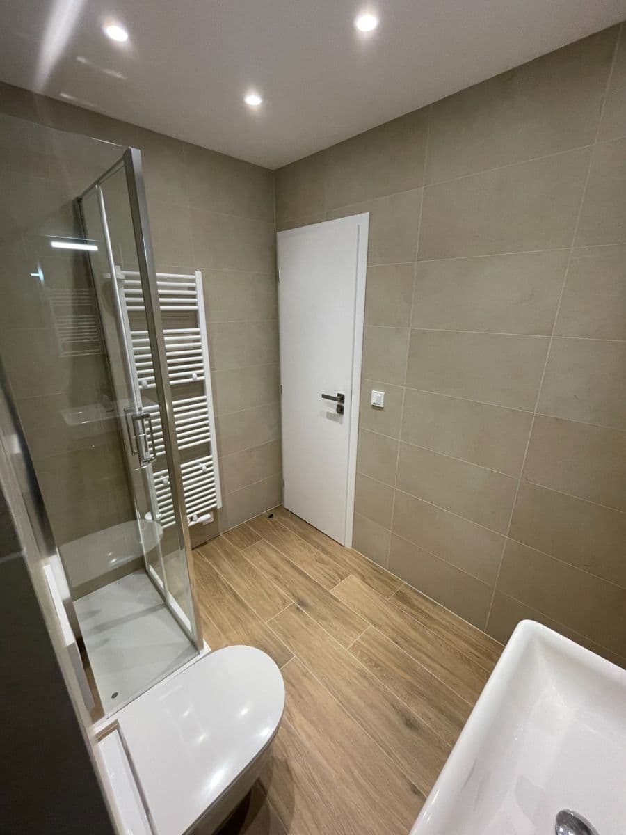 Prenájom bytu 2-izbový 44 m², Kytlická, Praha, Praha Prenájom bytu 2-izbový 44 m², Kytlická, Praha, Praha