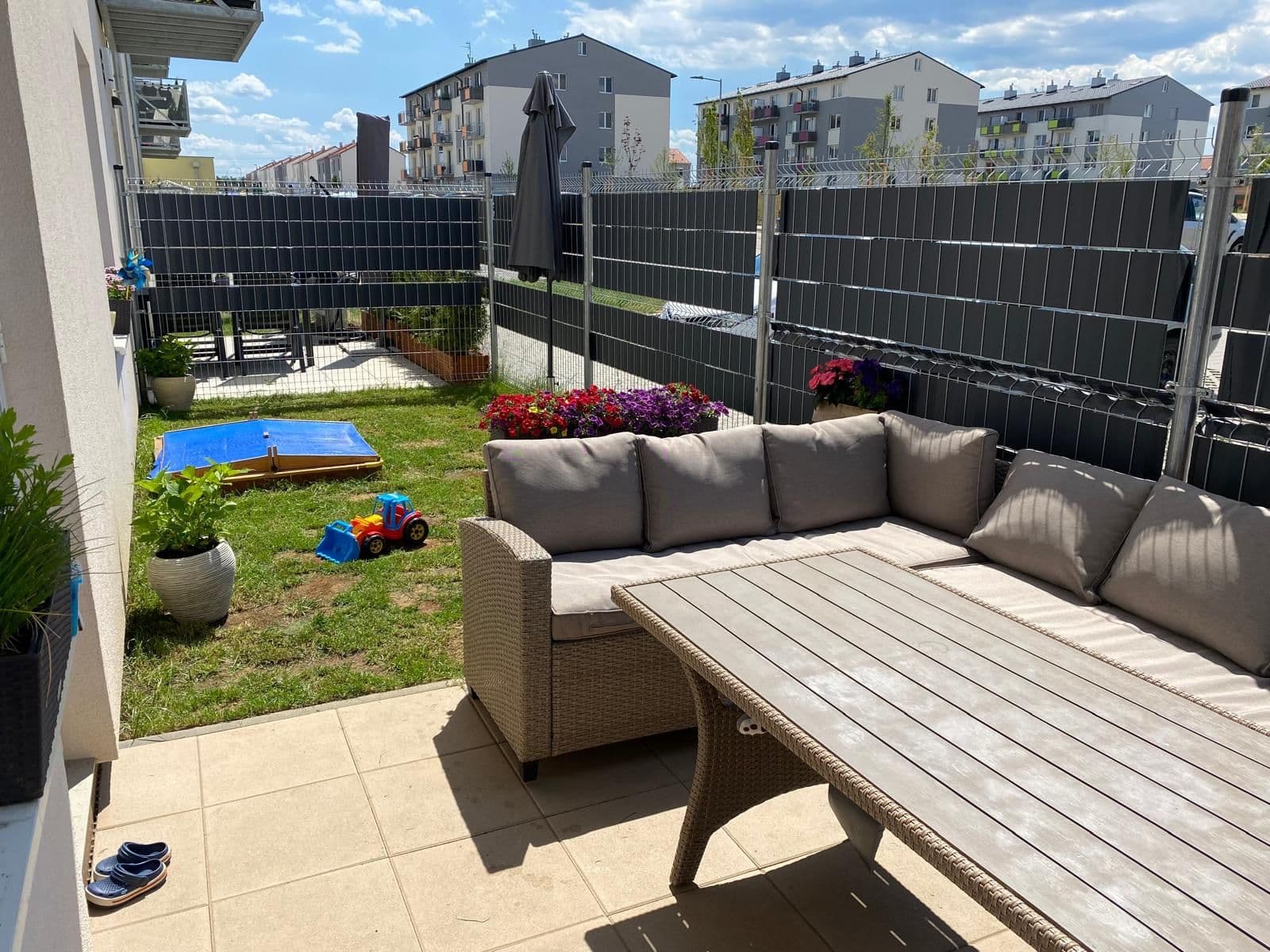 Prenájom bytu 2-izbový 52 m², Uherova, Chýně, Středočeský kraj Prenájom bytu 2-izbový 52 m², Uherova, Chýně, Středočeský kraj