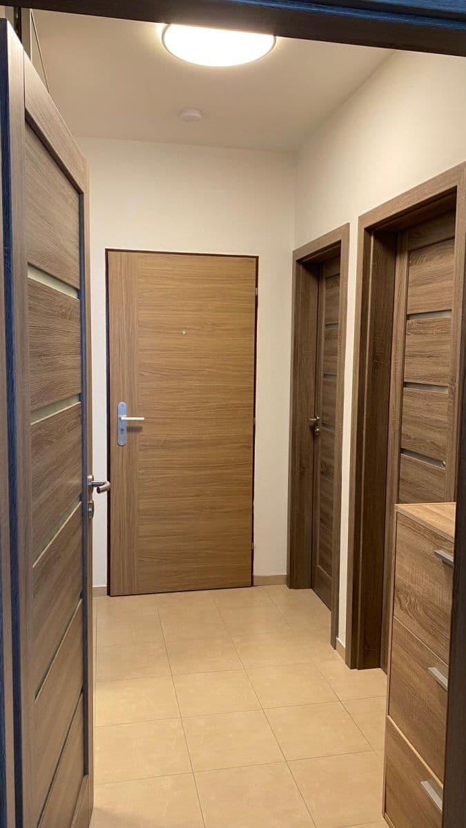 Prenájom bytu 2-izbový 52 m², Uherova, Chýně, Středočeský kraj Prenájom bytu 2-izbový 52 m², Uherova, Chýně, Středočeský kraj