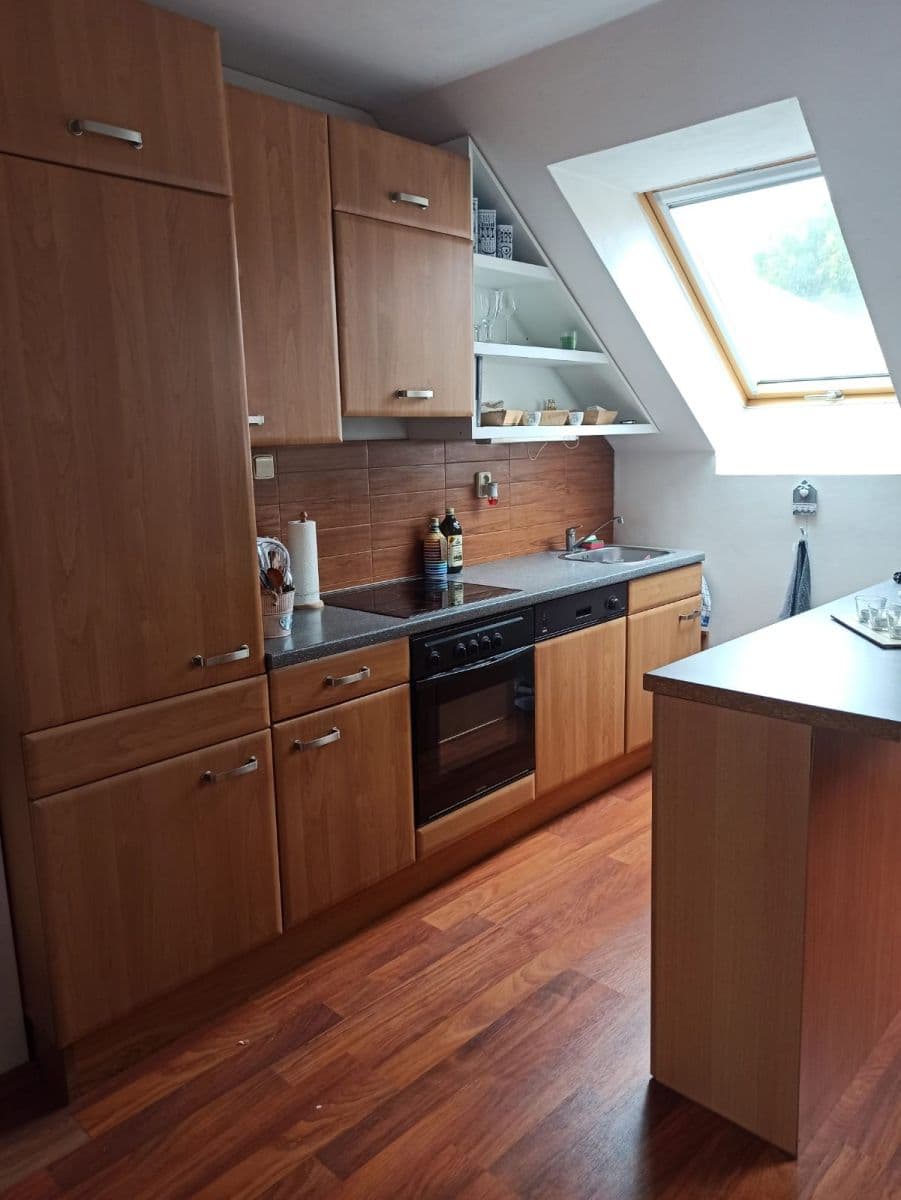 Prenájom bytu 2-izbový 54 m², Zlická, Kouřim, Středočeský kraj Prenájom bytu 2-izbový 54 m², Zlická, Kouřim, Středočeský kraj