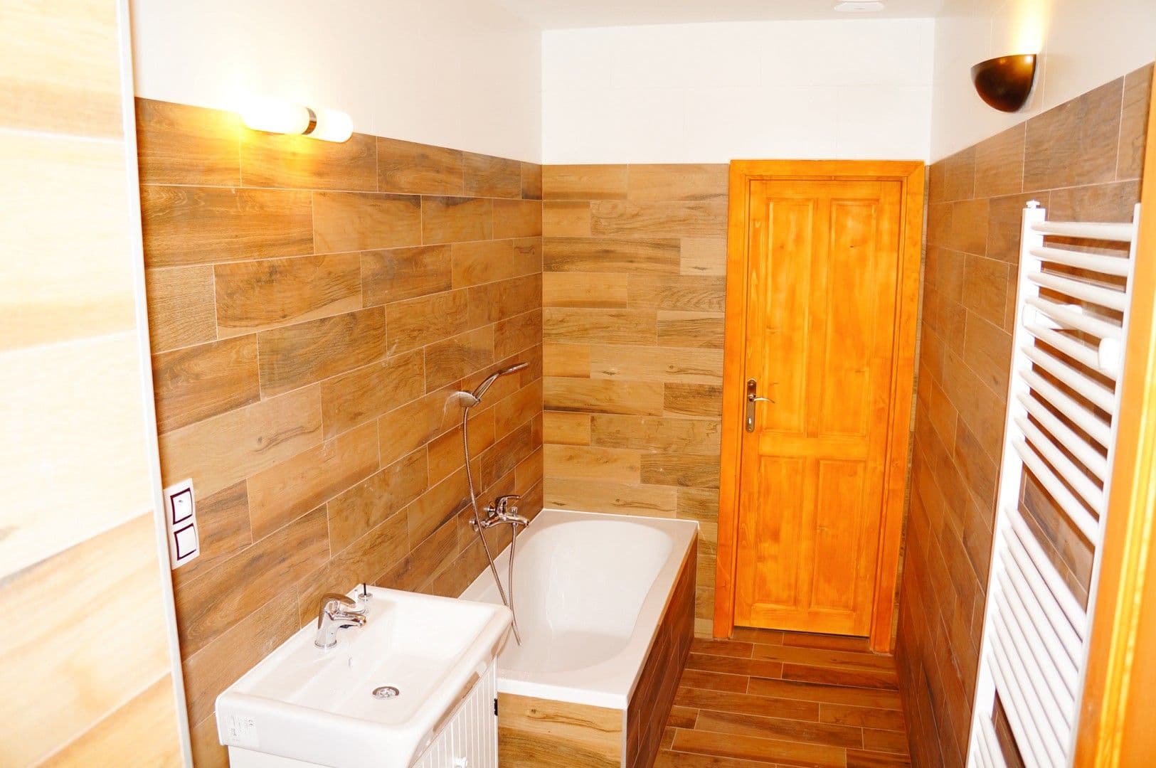 Prenájom bytu 3-izbový 80 m², Karlovo náměstí, Praha, Praha Prenájom bytu 3-izbový 80 m², Karlovo náměstí, Praha, Praha