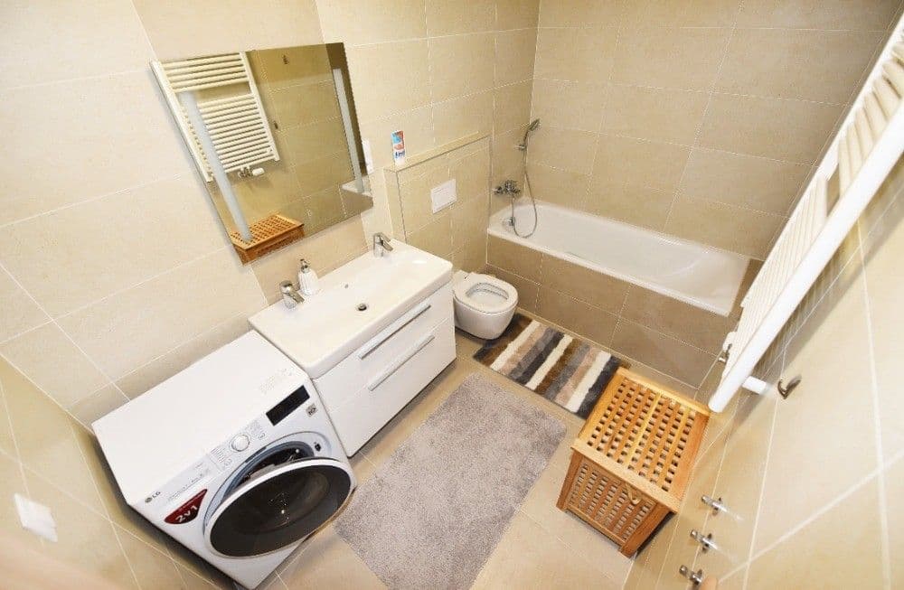 Prenájom bytu 4-izbový 94 m², Petržílkova, Praha, Praha Prenájom bytu 4-izbový 94 m², Petržílkova, Praha, Praha