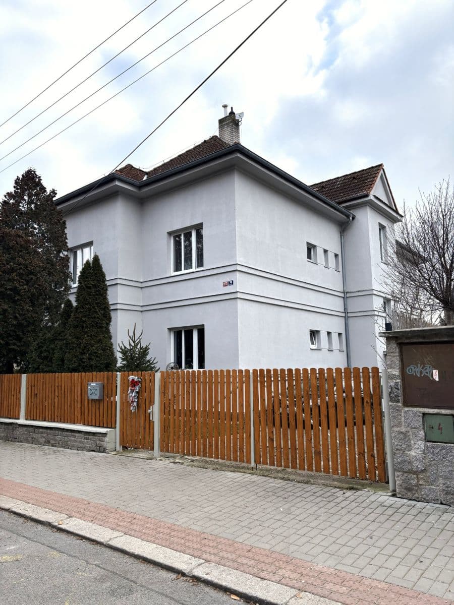 Predaj bytu 3-izbový 66 m², Olivova, Říčany, Středočeský kraj Predaj bytu 3-izbový 66 m², Olivova, Říčany, Středočeský kraj