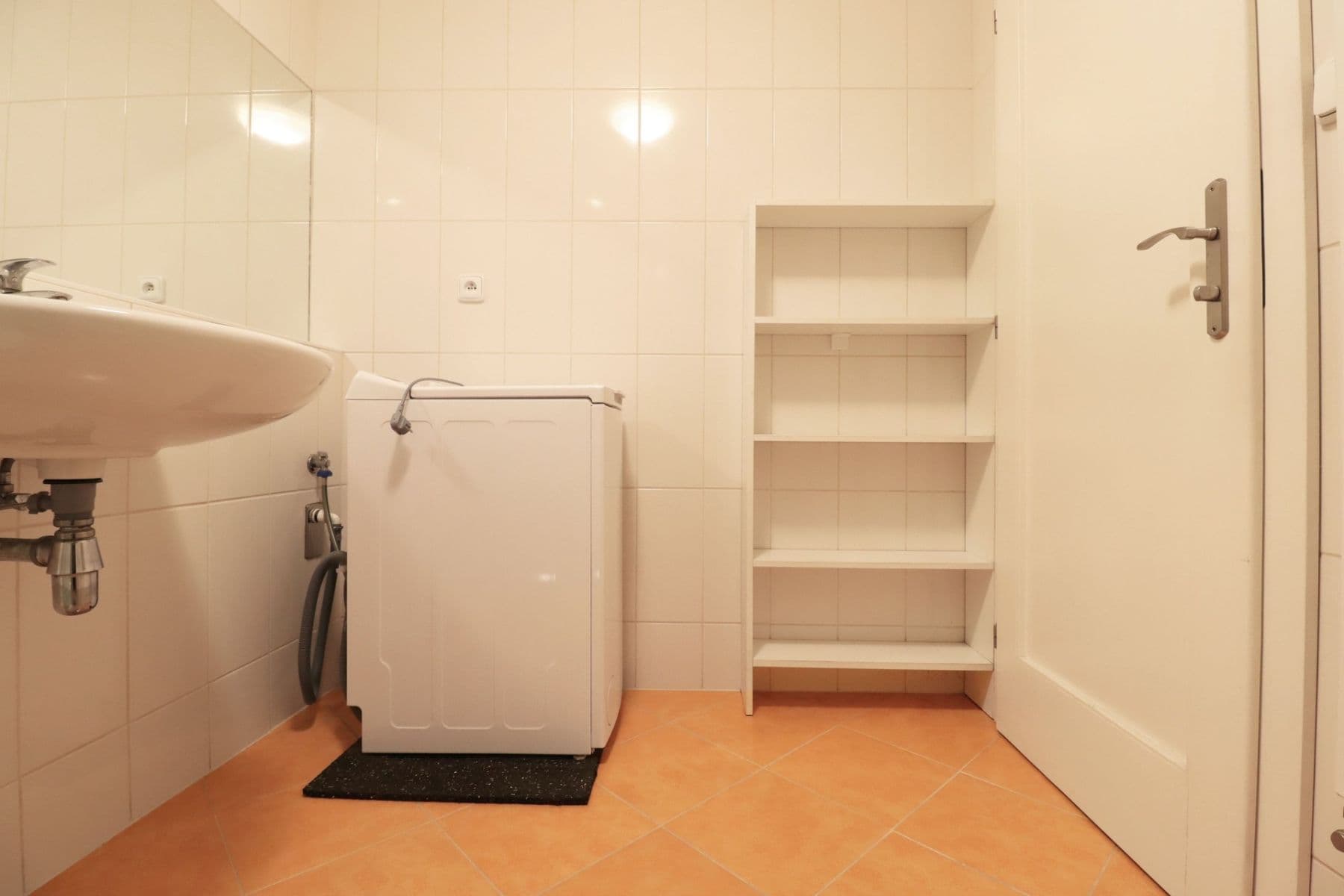 Prenájom bytu 1-izbový 46 m², Hradeckých, Praha, Praha Prenájom bytu 1-izbový 46 m², Hradeckých, Praha, Praha