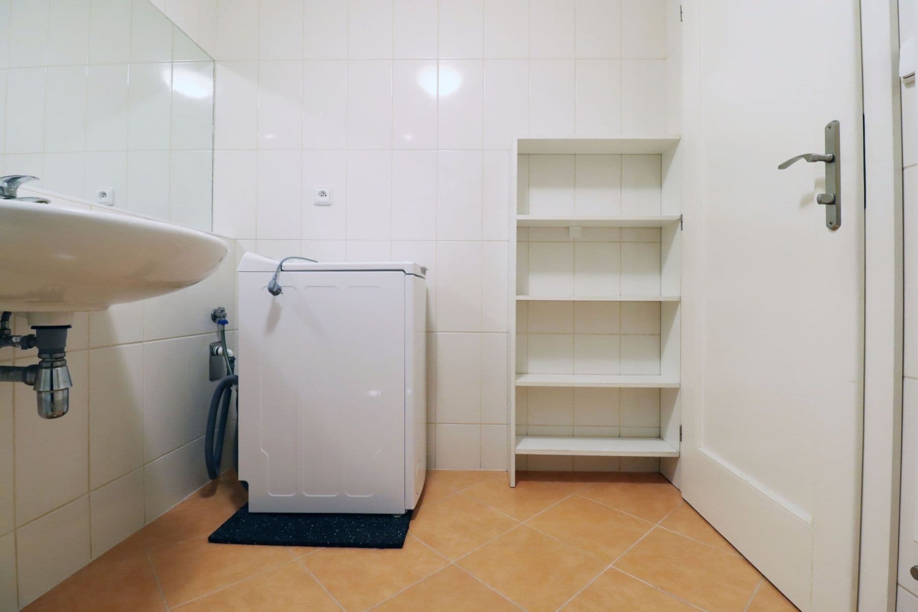 Prenájom bytu 1-izbový 46 m², Hradeckých, Praha, Praha Prenájom bytu 1-izbový 46 m², Hradeckých, Praha, Praha