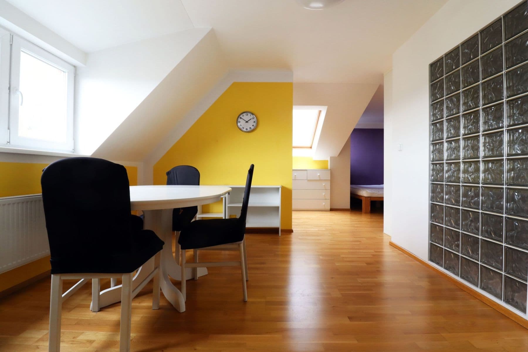 Prenájom bytu 1-izbový 46 m², Hradeckých, Praha, Praha Prenájom bytu 1-izbový 46 m², Hradeckých, Praha, Praha