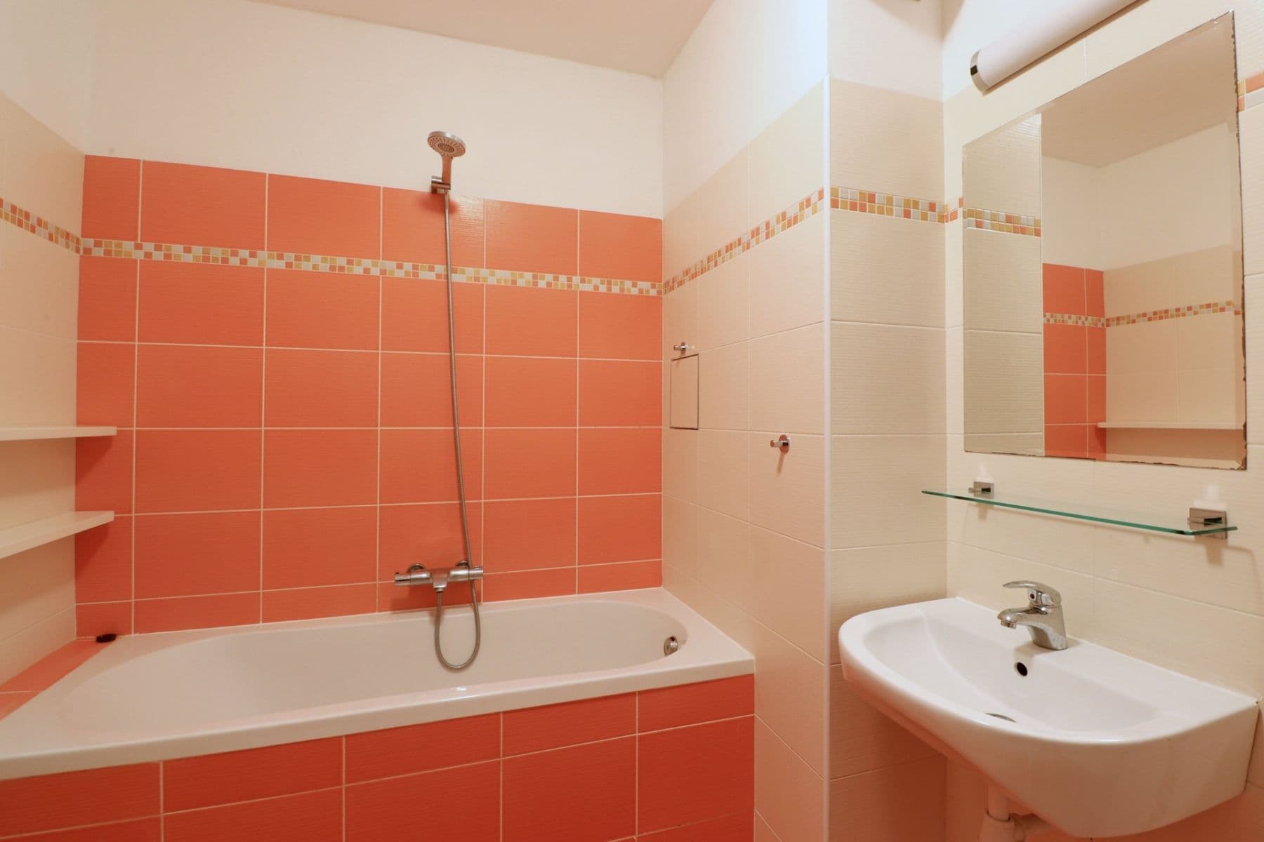 Prenájom bytu 2-izbový 50 m², Nad Obcí, Nová Ves, Středočeský kraj Prenájom bytu 2-izbový 50 m², Nad Obcí, Nová Ves, Středočeský kraj