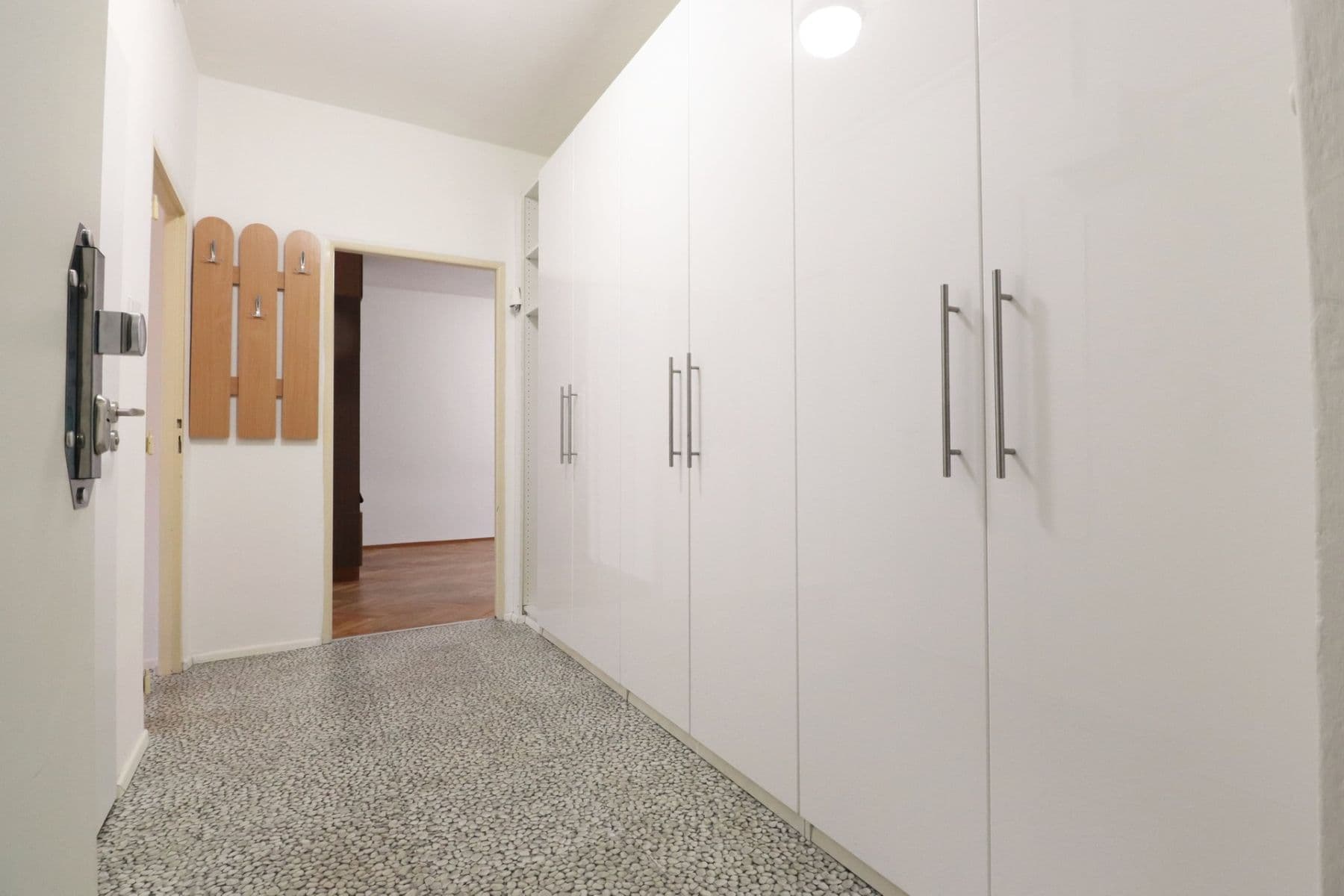 Prenájom bytu 2-izbový 55 m², Africká, Praha, Praha Prenájom bytu 2-izbový 55 m², Africká, Praha, Praha