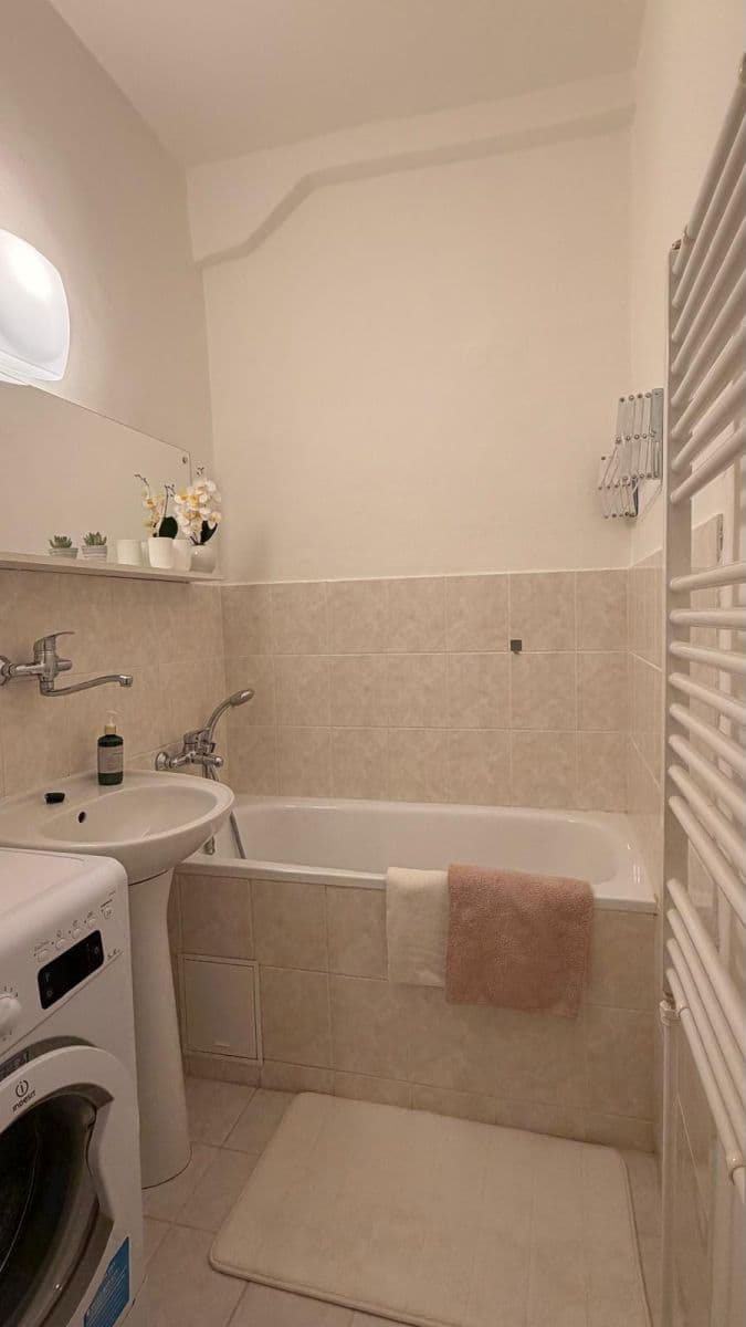 Prenájom bytu 2-izbový 68 m², Nálepkovo náměstí, Ostrava, Moravskoslezský kraj Prenájom bytu 2-izbový 68 m², Nálepkovo náměstí, Ostrava, Moravskoslezský kraj