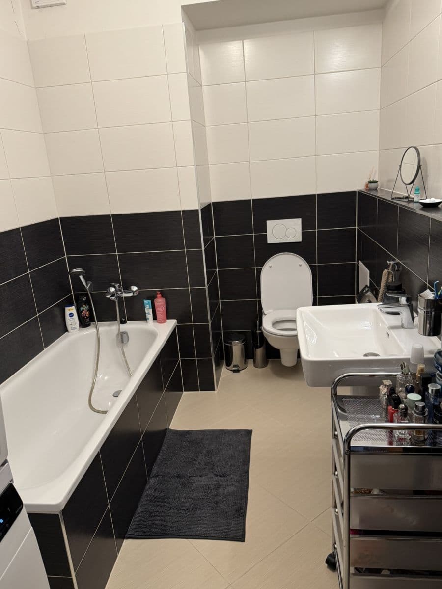 Prenájom bytu 2-izbový 51 m², Zakšínská, Praha, Praha Prenájom bytu 2-izbový 51 m², Zakšínská, Praha, Praha