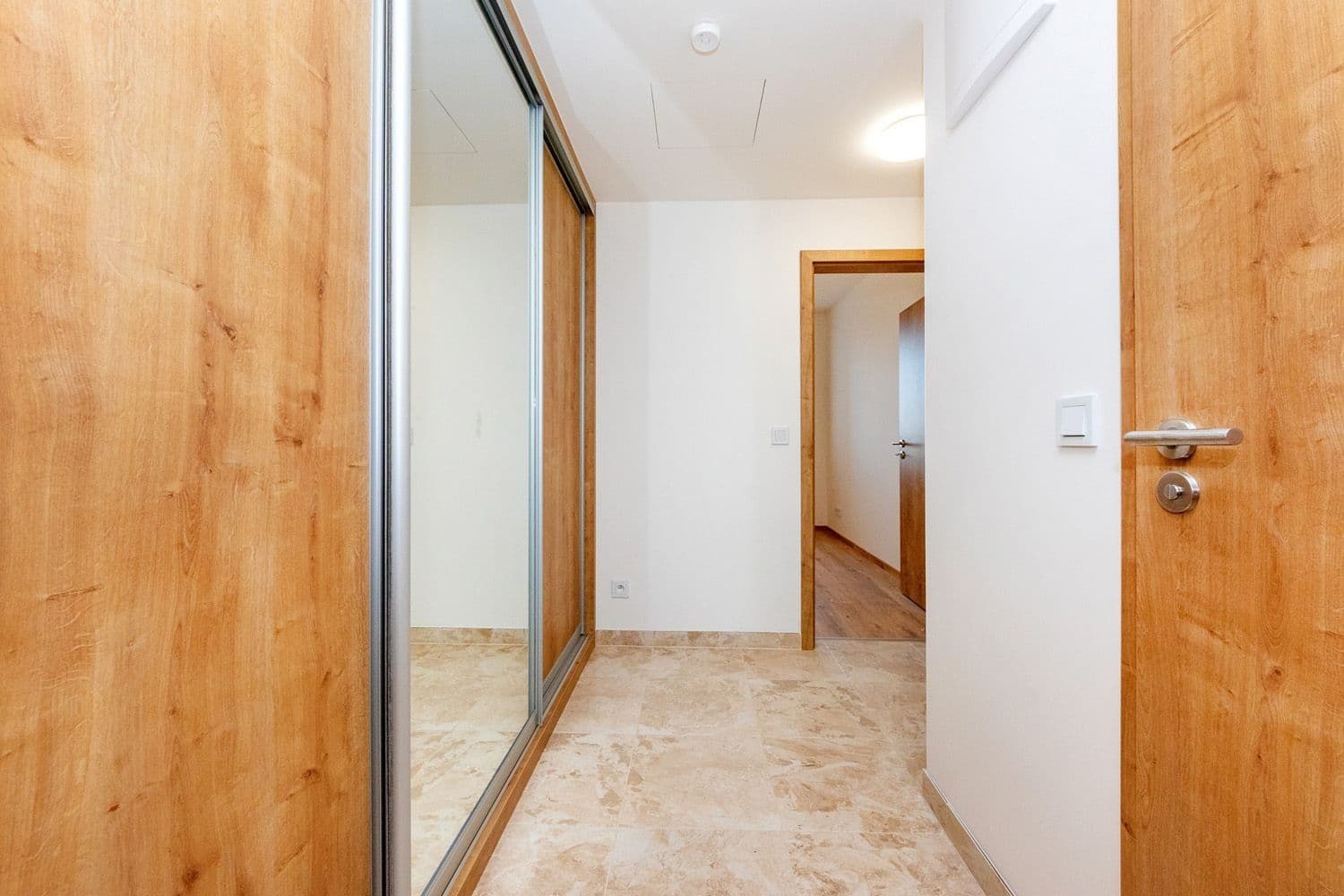 Prenájom bytu 2-izbový 44 m², Strančická, Praha, Praha Prenájom bytu 2-izbový 44 m², Strančická, Praha, Praha