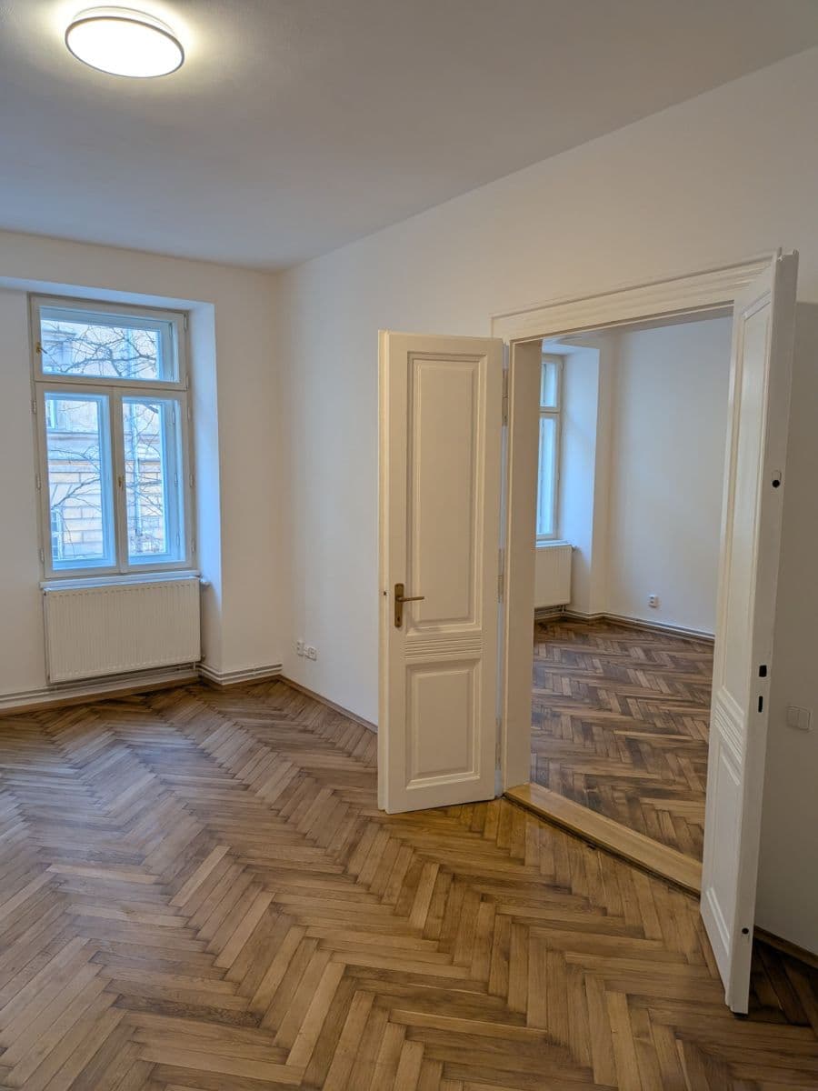 Prenájom bytu 4-izbový 75 m², Křižíkova, Praha, Praha Prenájom bytu 4-izbový 75 m², Křižíkova, Praha, Praha