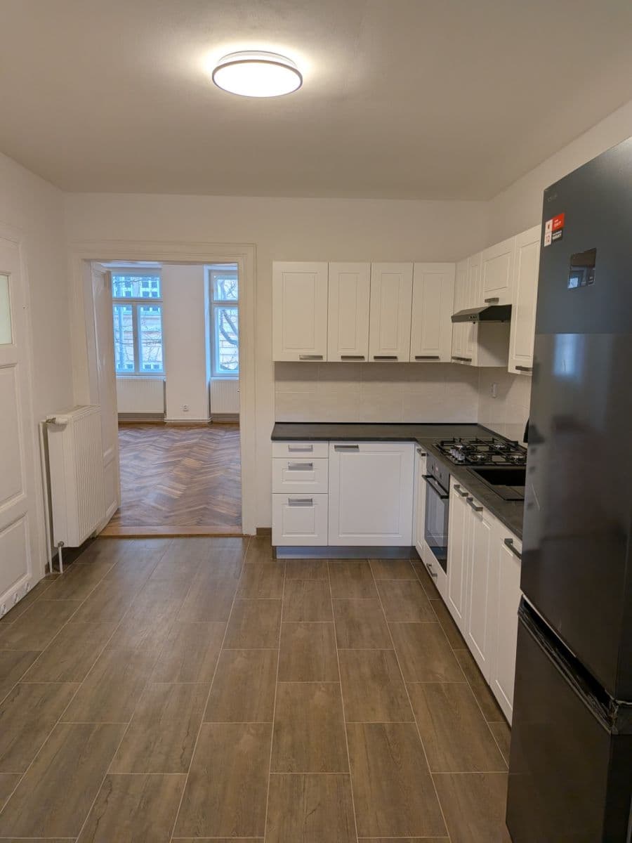 Prenájom bytu 4-izbový 75 m², Křižíkova, Praha, Praha Prenájom bytu 4-izbový 75 m², Křižíkova, Praha, Praha