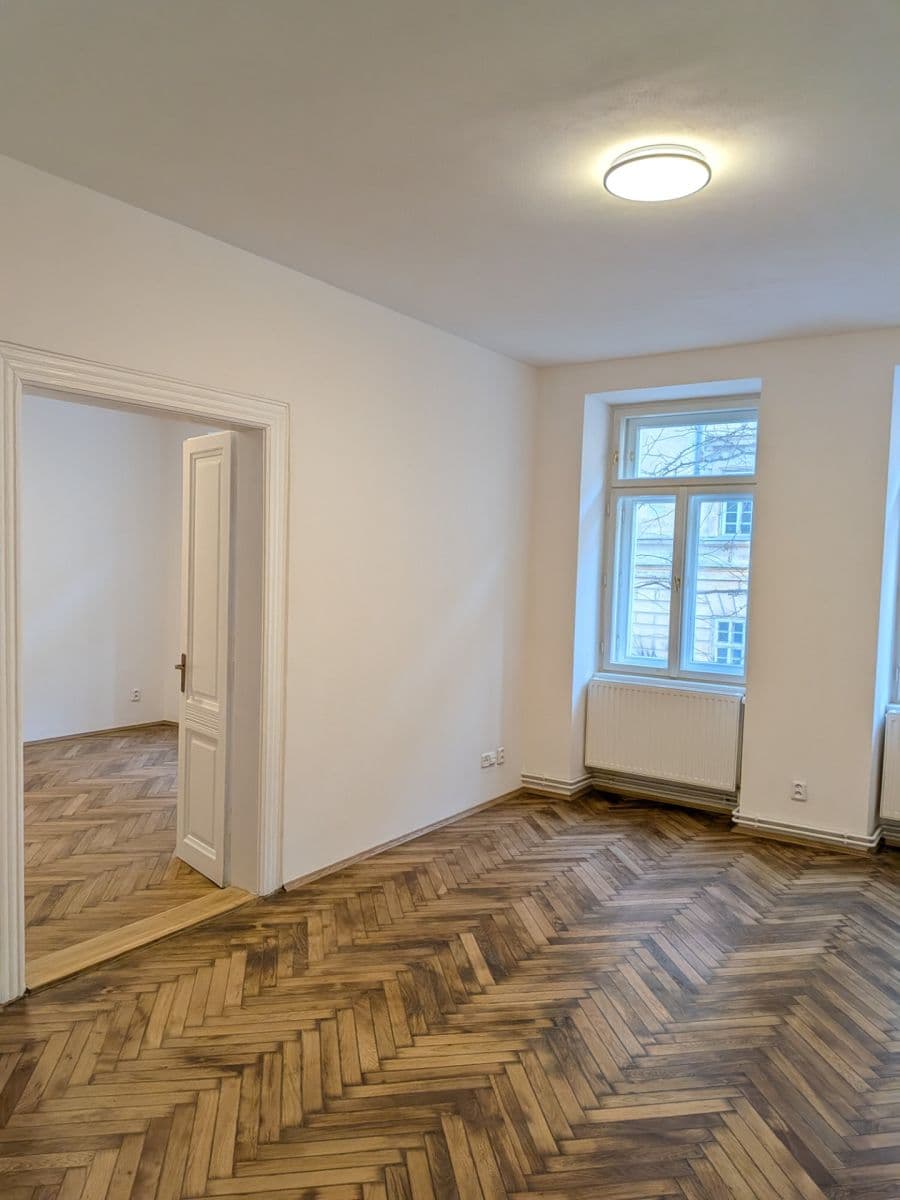 Prenájom bytu 4-izbový 75 m², Křižíkova, Praha, Praha Prenájom bytu 4-izbový 75 m², Křižíkova, Praha, Praha