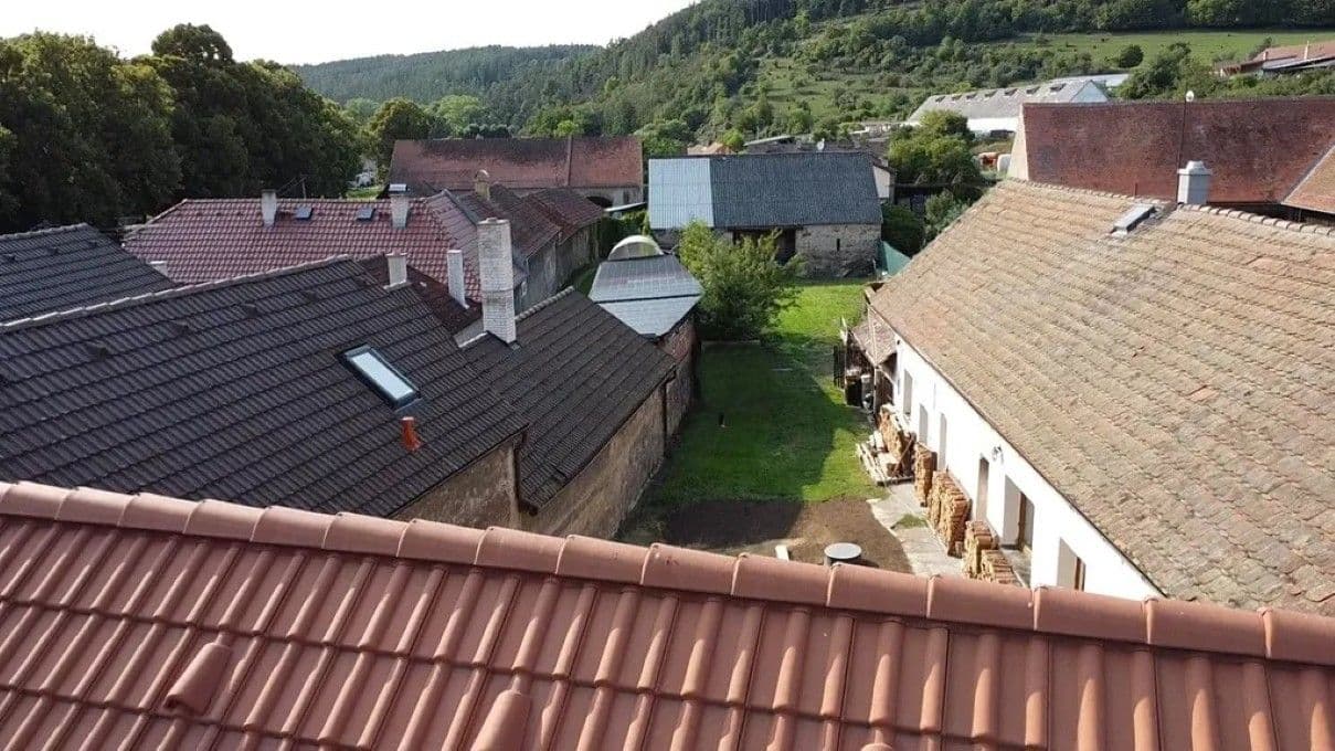 Predaj domu 398 m², pozemek 1.153 m², Hředle, Středočeský kraj Predaj domu 398 m², pozemek 1.153 m², Hředle, Středočeský kraj