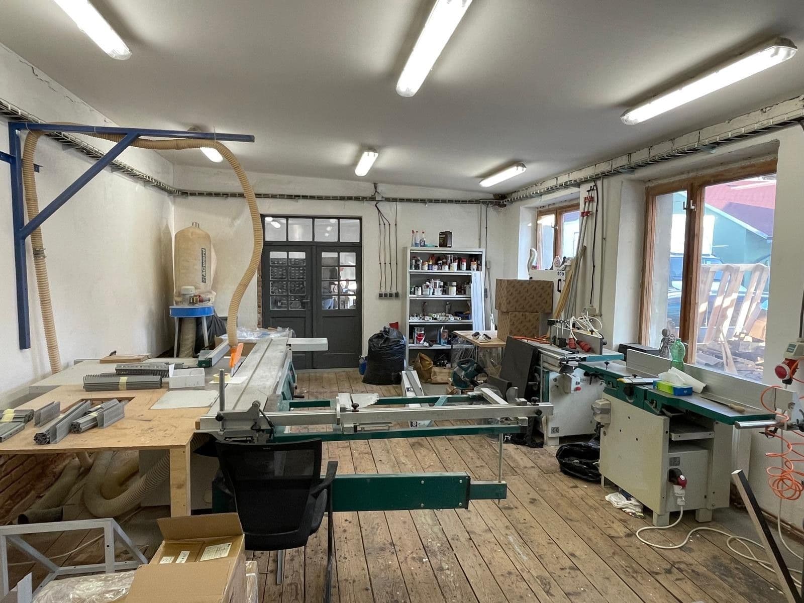 Prenájom nebytového priestoru 200 m², B. Němcové, Veltrusy, Středočeský kraj Prenájom nebytového priestoru 200 m², B. Němcové, Veltrusy, Středočeský kraj