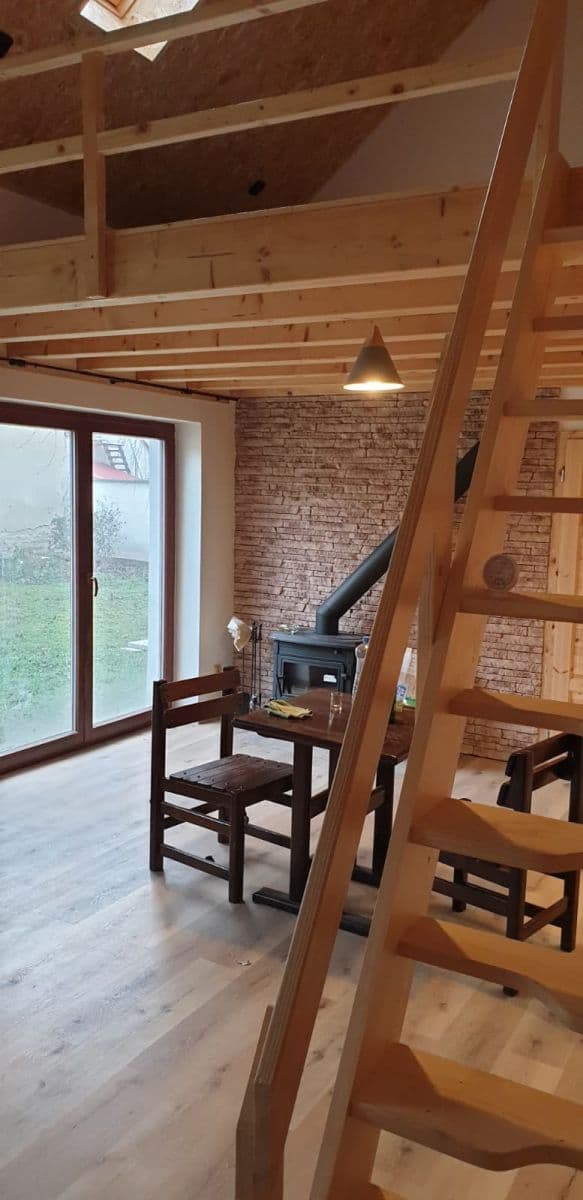 Prenájom nebytového priestoru 200 m², B. Němcové, Veltrusy, Středočeský kraj Prenájom nebytového priestoru 200 m², B. Němcové, Veltrusy, Středočeský kraj