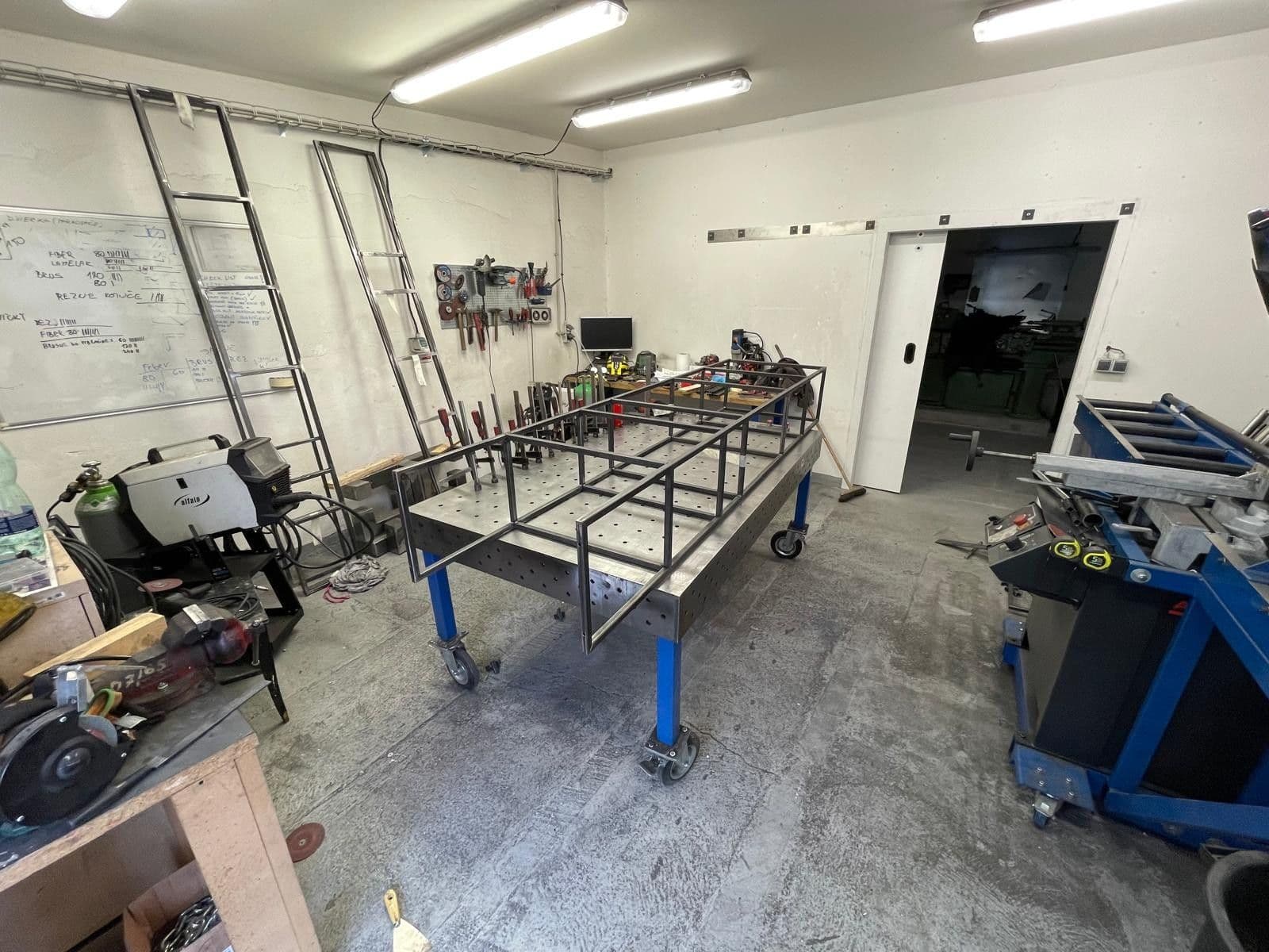 Prenájom nebytového priestoru 200 m², B. Němcové, Veltrusy, Středočeský kraj Prenájom nebytového priestoru 200 m², B. Němcové, Veltrusy, Středočeský kraj